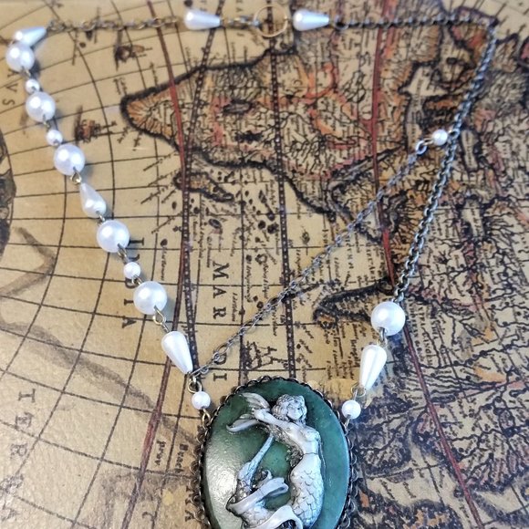 HANDMADE The Perfect Victorian Mermaid's Necklace - Picture 4 of 4